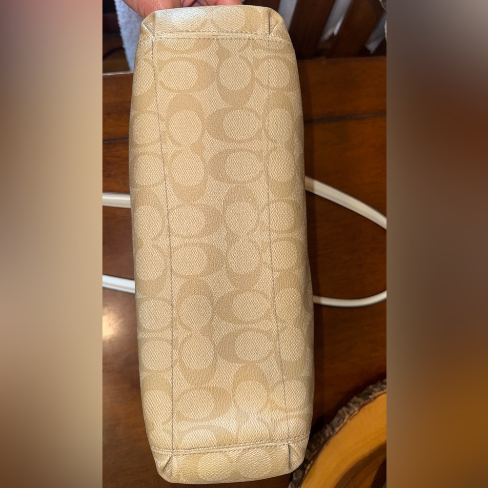 Coach Brooke Carryall - Like New - Picture 6 of 15
